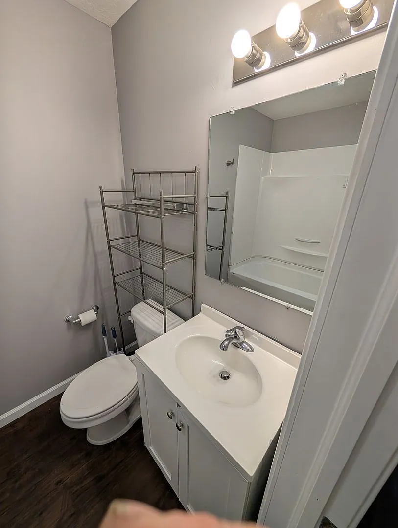 Hitching Post Apartments — Photo 3