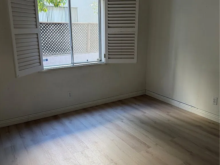 4557 Haskell Ave #104 — Photo 3