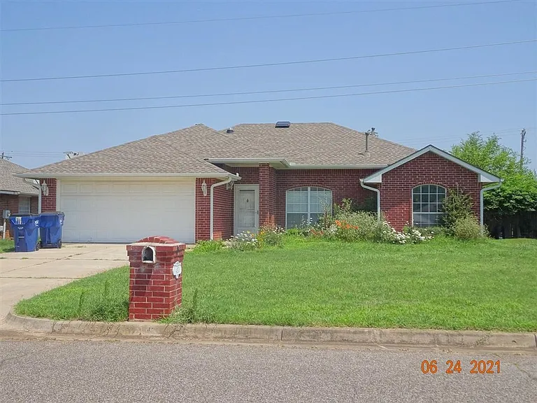 407 Woodbriar — Photo 1