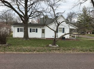 703 Eastern Ave, Greenville, IL 62246