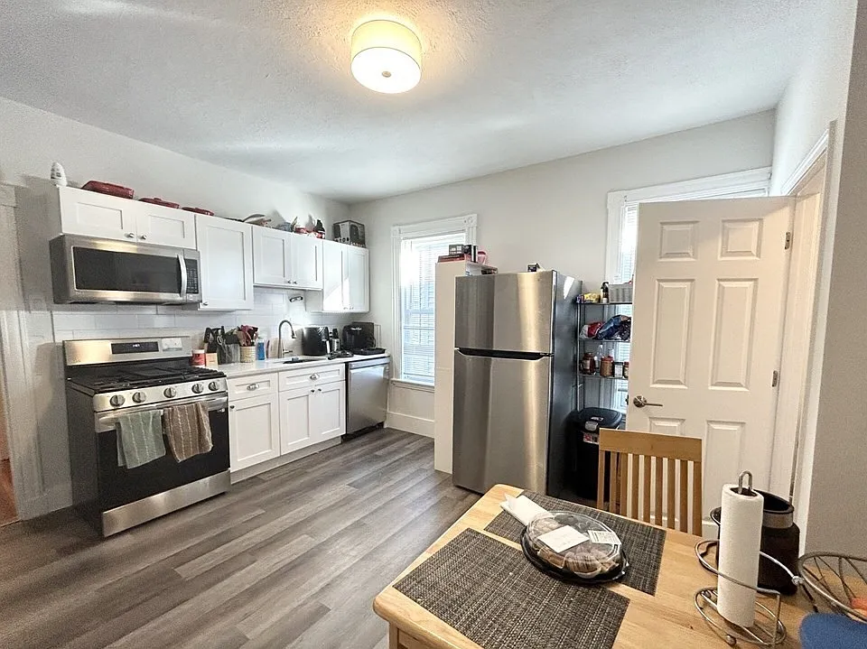 151 E Cottage St #3C