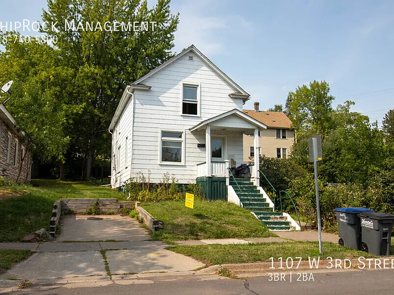 1107 W 3rd St — Photo 1