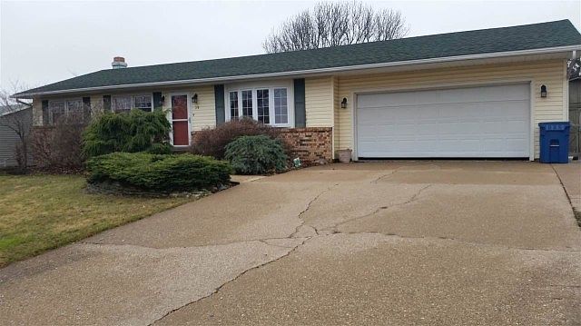 1st image of 28 Sunny Hill Dr