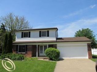 22368 Woodstock Ct, Woodhaven, MI 48183