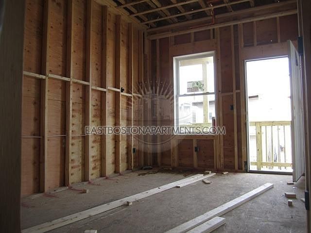 2nd image of 154 Bremen St