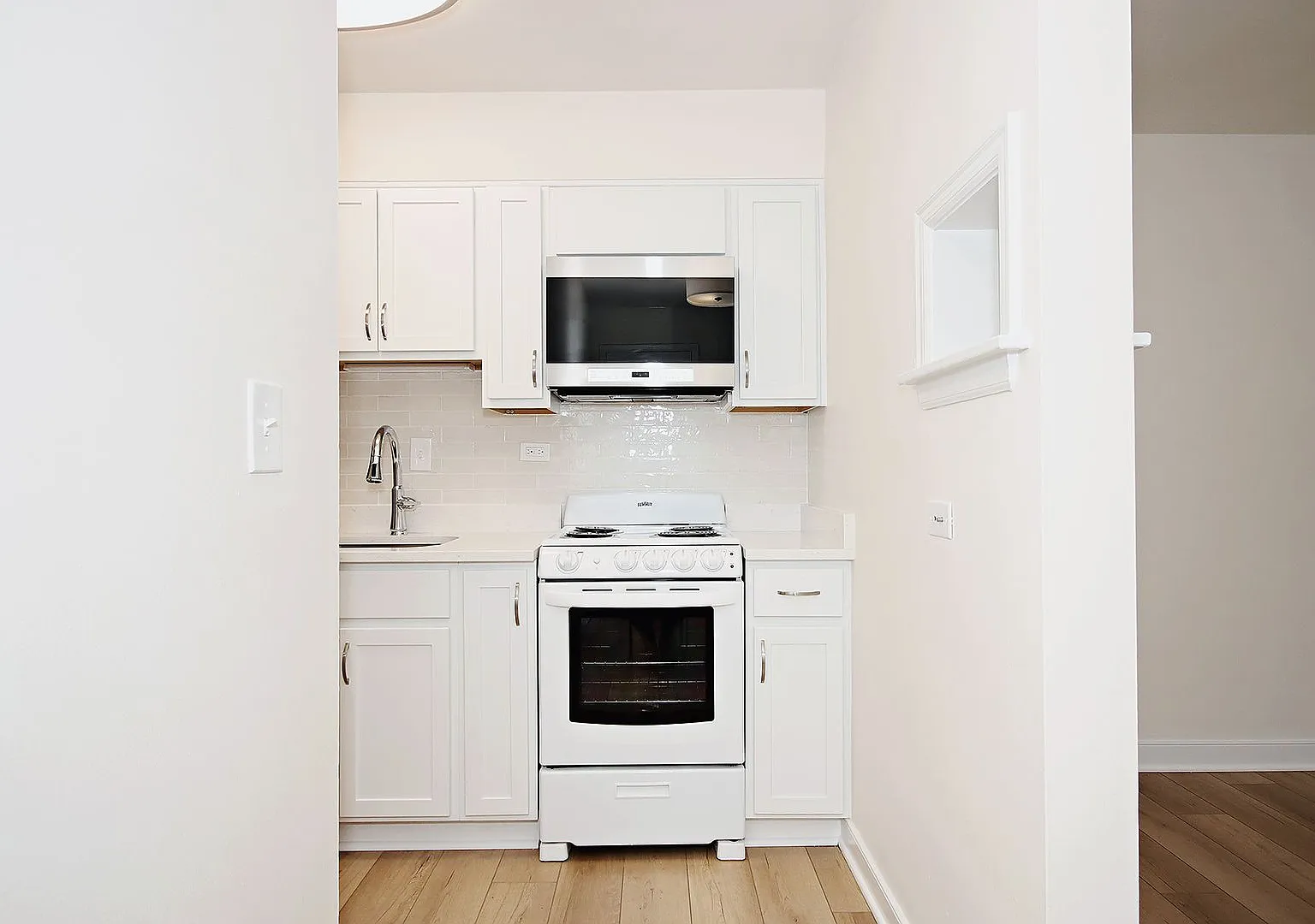 Student-Friendly 1BR Apartment Near The School of Data Science — Photo 4
