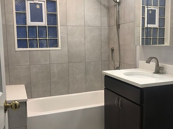 3rd image of 4818 N Central Ave APT 1