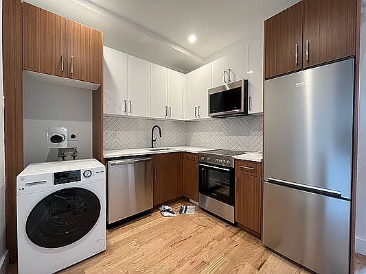 1st image of 2114A Fulton St #3B