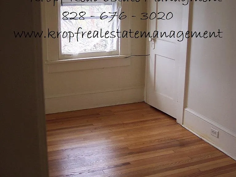 1 1/2 Clairmont Ave — Photo 4
