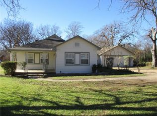 1301 Roberts Cut Off Rd, River Oaks, TX 76114