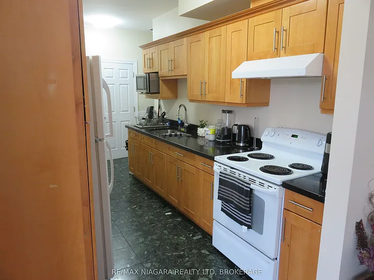 58 Jarvis St #204 — Photo 5