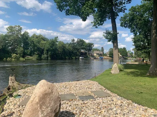 20907 River Brook Ln, Bristol, IN 46507