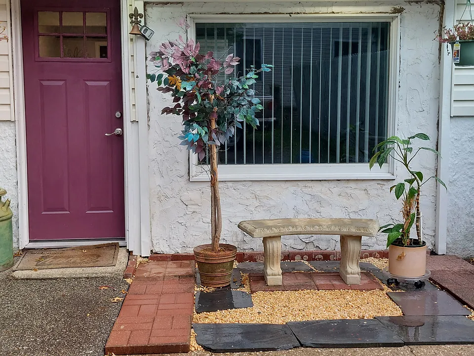 114 Mary Ave