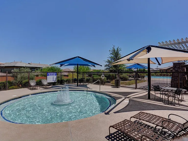 Children's Pool - walking distance