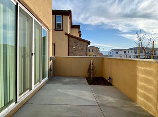 7037 Montecito Ln, Eastvale, CA 92880