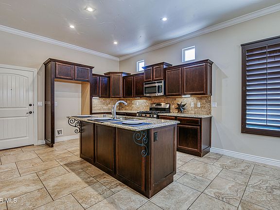 3rd image of 14274 Loma Esmeralda Dr