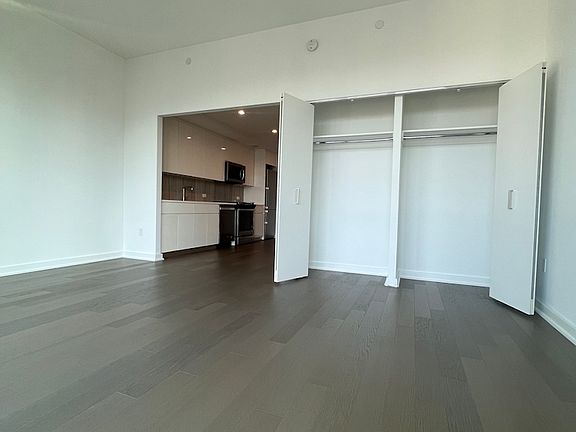 5th image of 2922 Northern Blvd APT 2412