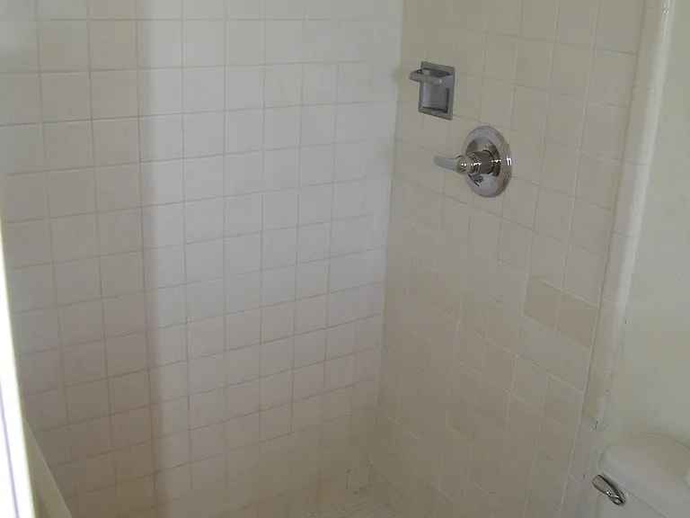 618 N Medford Dr — Photo 11