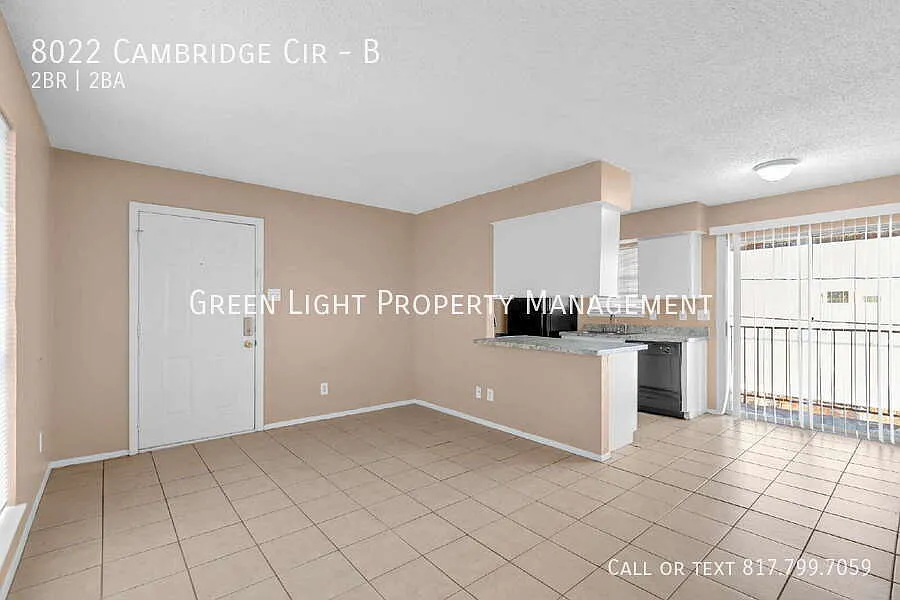 Charming two-bedroom, two-bathroom unit in White Settlement — Photo 4