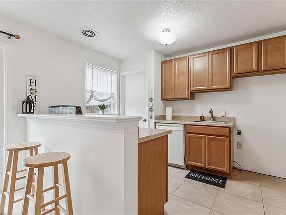 5th image of 604 Taylorbrook Dr