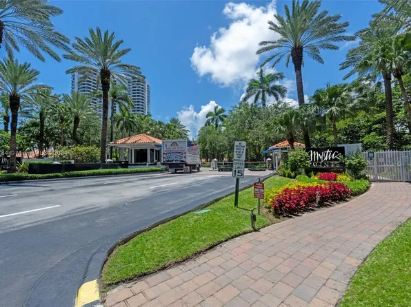 3500 Mystic Pointe Dr APT 305, Aventura, FL 33180