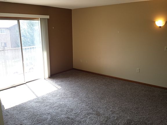 2nd image of 2745 Ventura Dr
