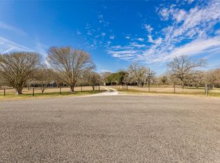1377 Westbrook Rd, Navasota, TX 77868