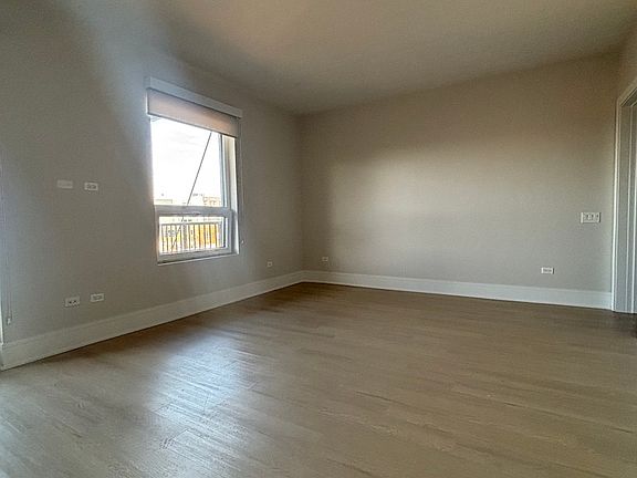 5th image of 2834 W Belden Ave #418
