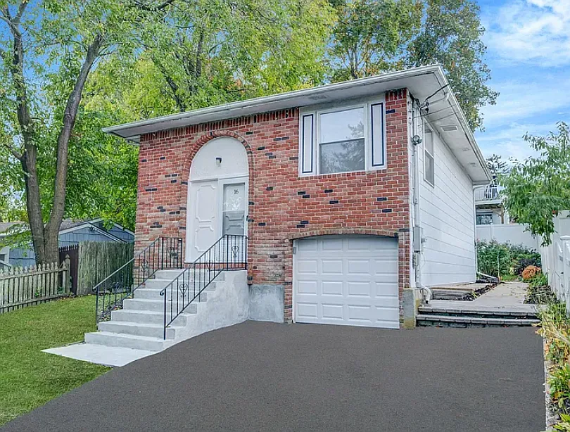Building Photo - 16 Birch Dr
