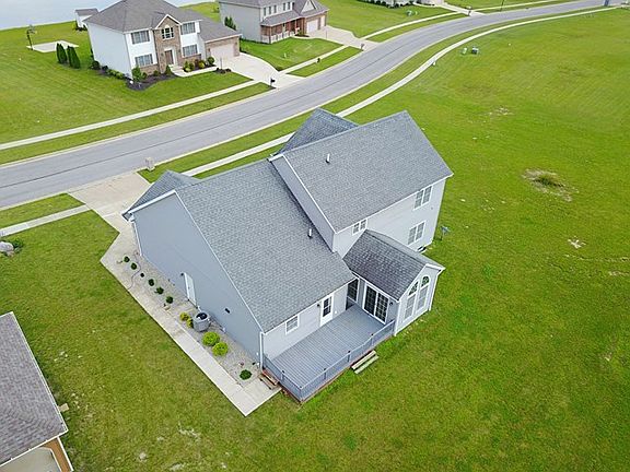 5th image of 689 Augusta Dr