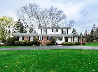 6110 Cochise Dr, West Bloomfield, MI 48322
