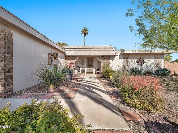 3rd image of 10702 W MANZANITA Drive