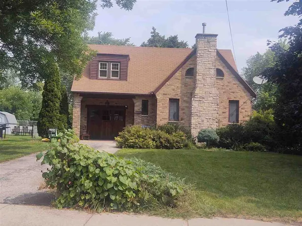 1326 Otter Ave, Oshkosh, WI 54901