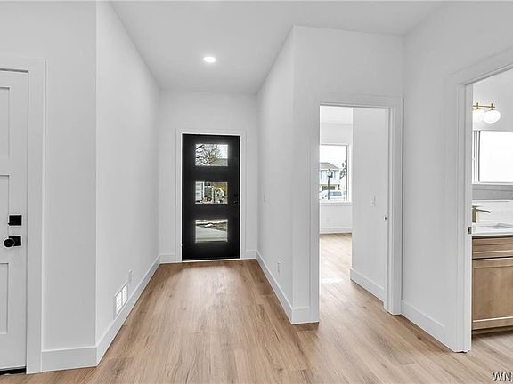3rd image of 96 Penwood Dr