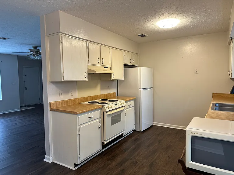 2412 Ionic Ct — Photo 9