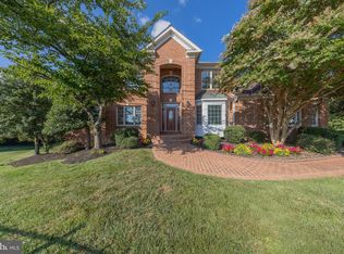 12500 Falkirk Dr, Fairfax, VA 22033