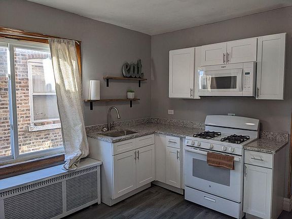 2nd image of 1833 Gunderson Ave #2