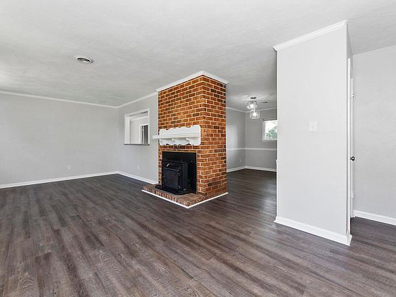 3rd image of 605 Presidential Blvd