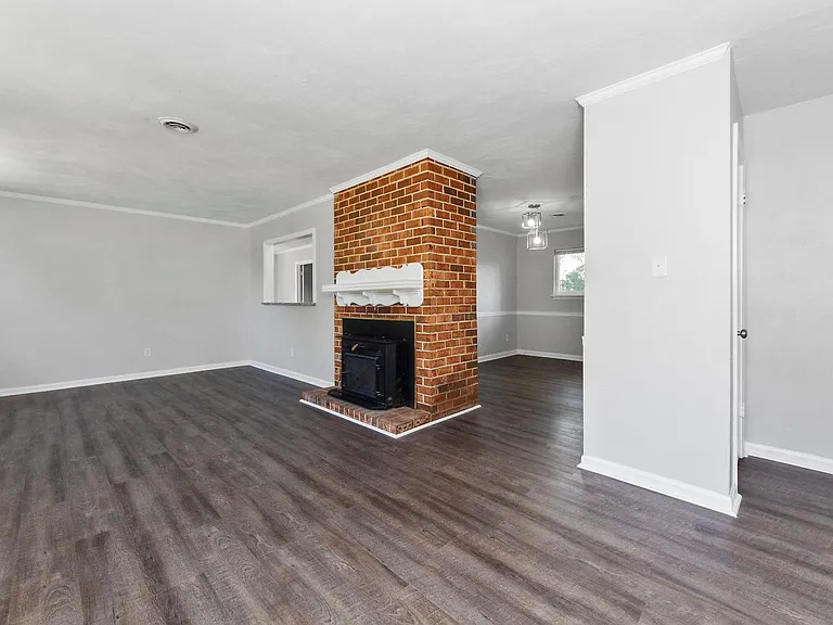 605 Presidential Blvd — Photo 3