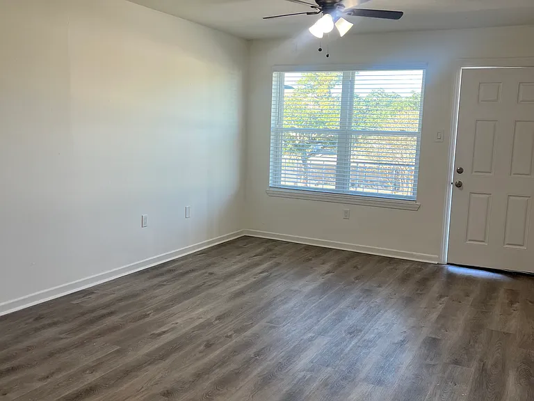 Goodwood Court at Mid-City — Photo 18