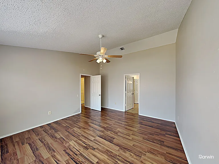 2508 Creekwood Ln — Photo 15