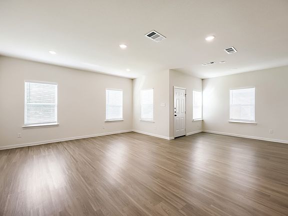 5th image of 1605 Annabelle St