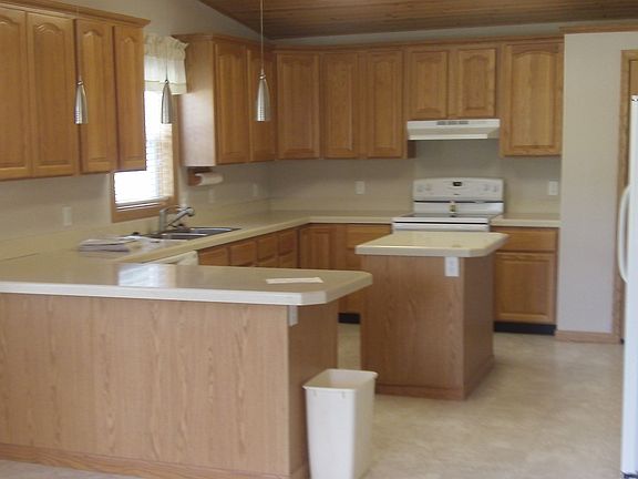2nd image of 21 Mary Ann Dr