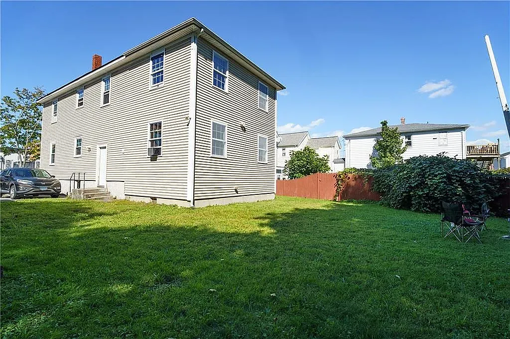 4 bed, 1282 sqft, $2,800 — Photo 2