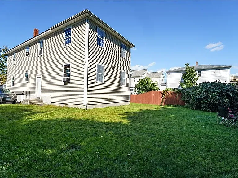20 Shaws Ln — Photo 2