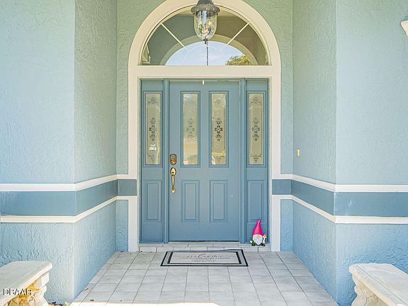 3rd image of 15 Fernery Trl