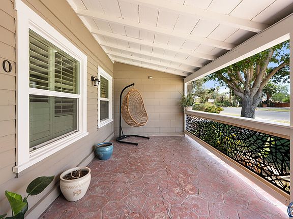 3rd image of 620 Sandalwood Dr