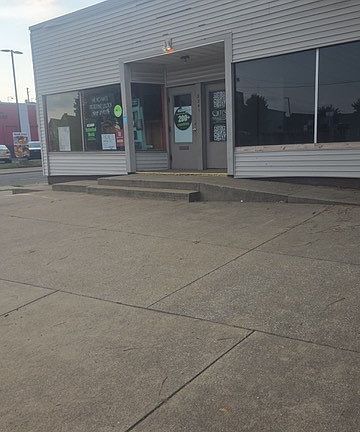5th image of 2241 Tuscarawas St W