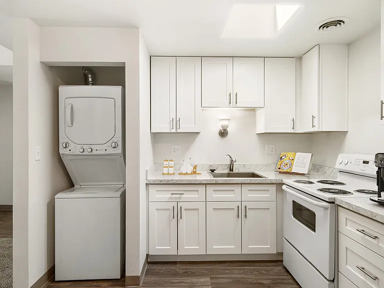 Park View Apartments — Photo 3