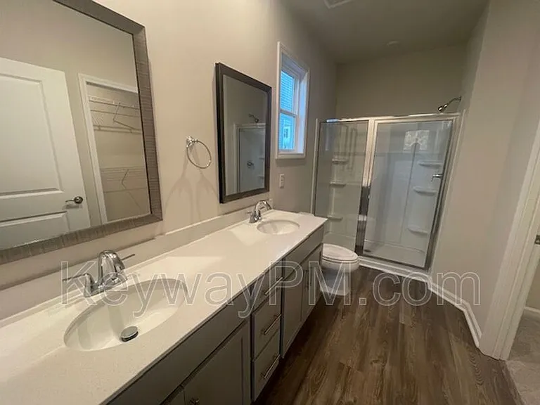 810 Manitou Cir — Photo 10